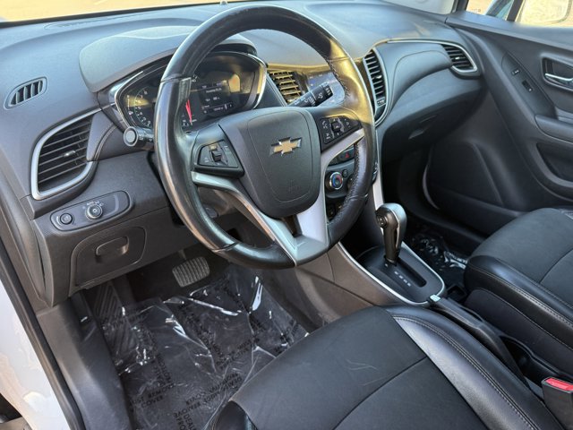 Used 2020 Chevrolet Trax LT w/ Redline Edition image 12