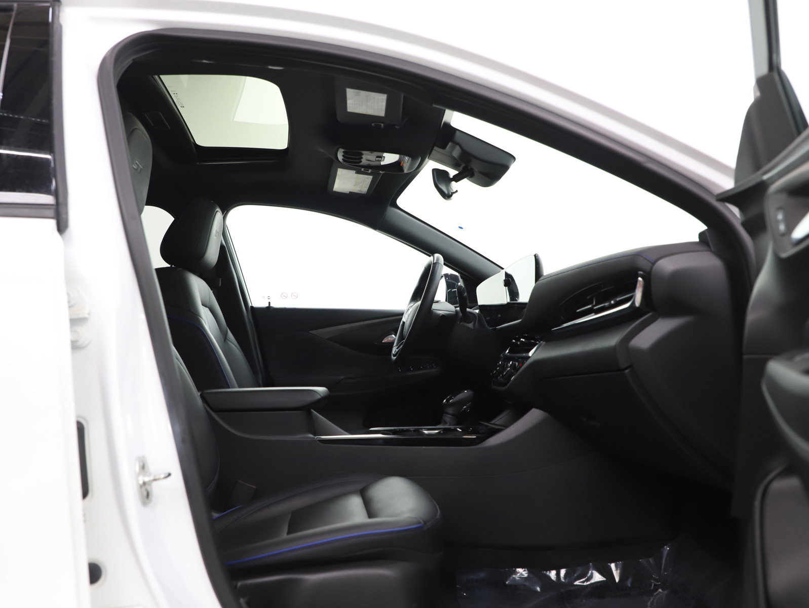 Used 2024 Buick Envista Sport Touring w/ Experience Buick Package image 11