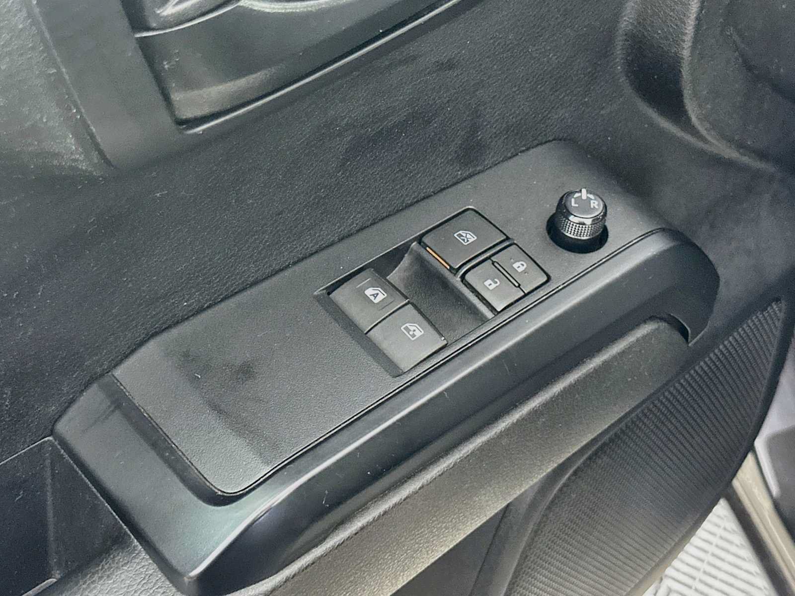 Used 2022 Toyota Tacoma SR RWD image 15
