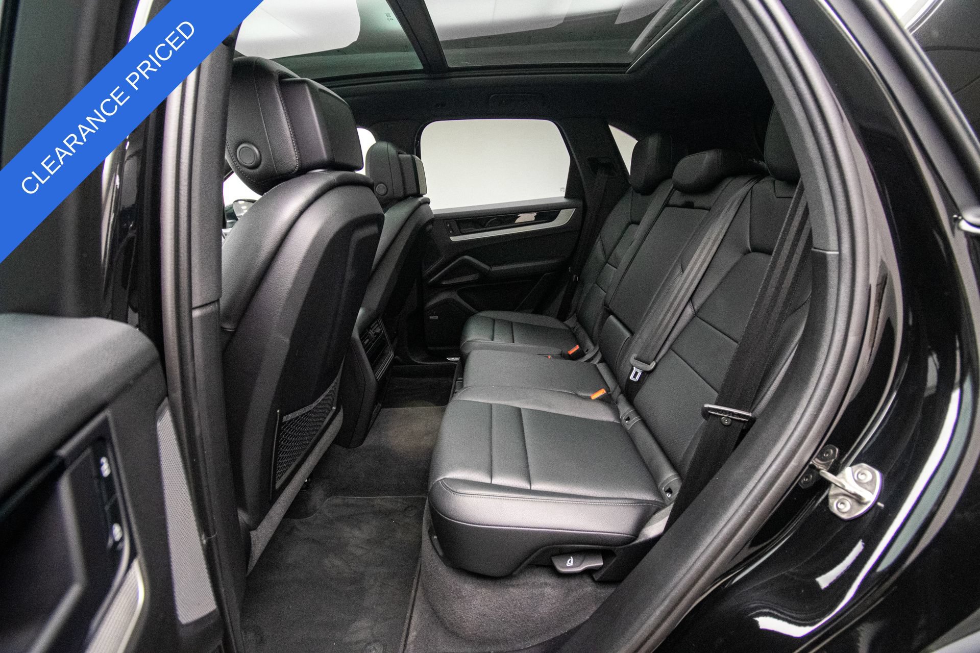 Used 2025 Porsche Cayenne AWD/4WD image 18