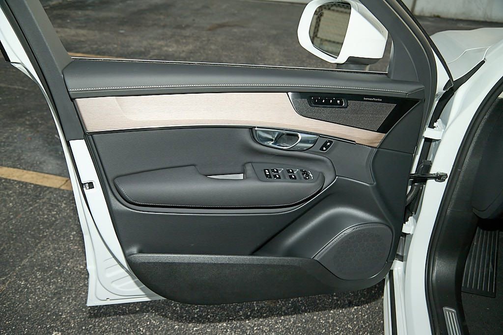 New 2026 Volvo XC90 B6 Plus w/ Protection Package image 10