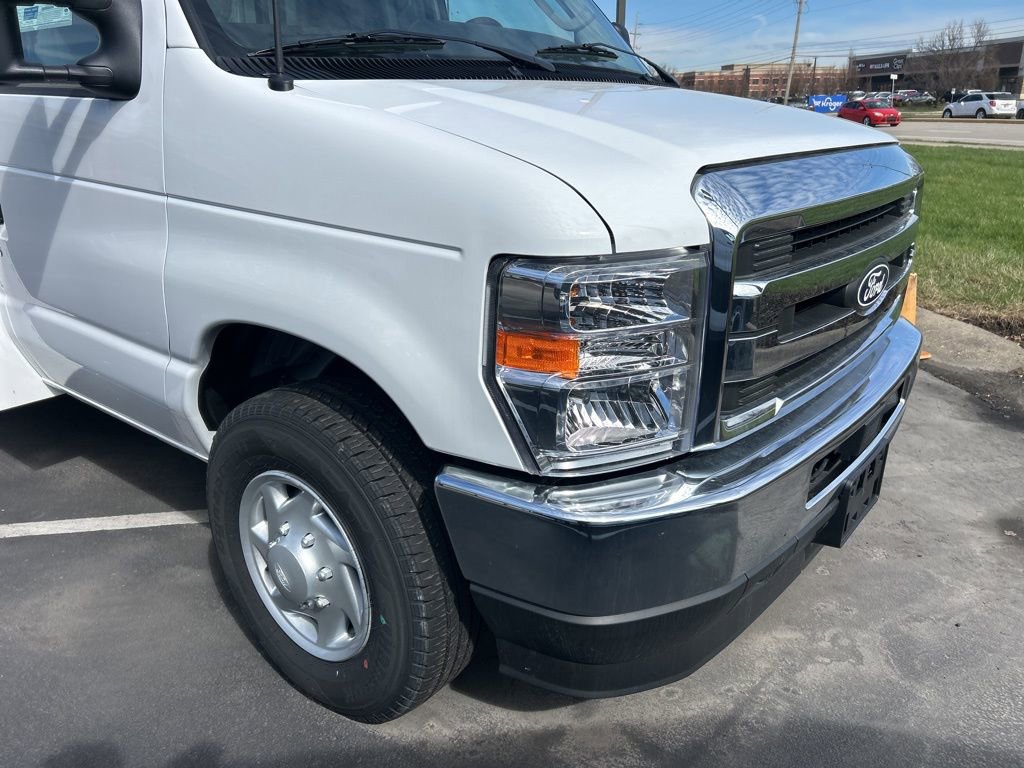 New 2026 Ford E-350 and Econoline 350 Super Duty w/ Power Equipment Group image 3