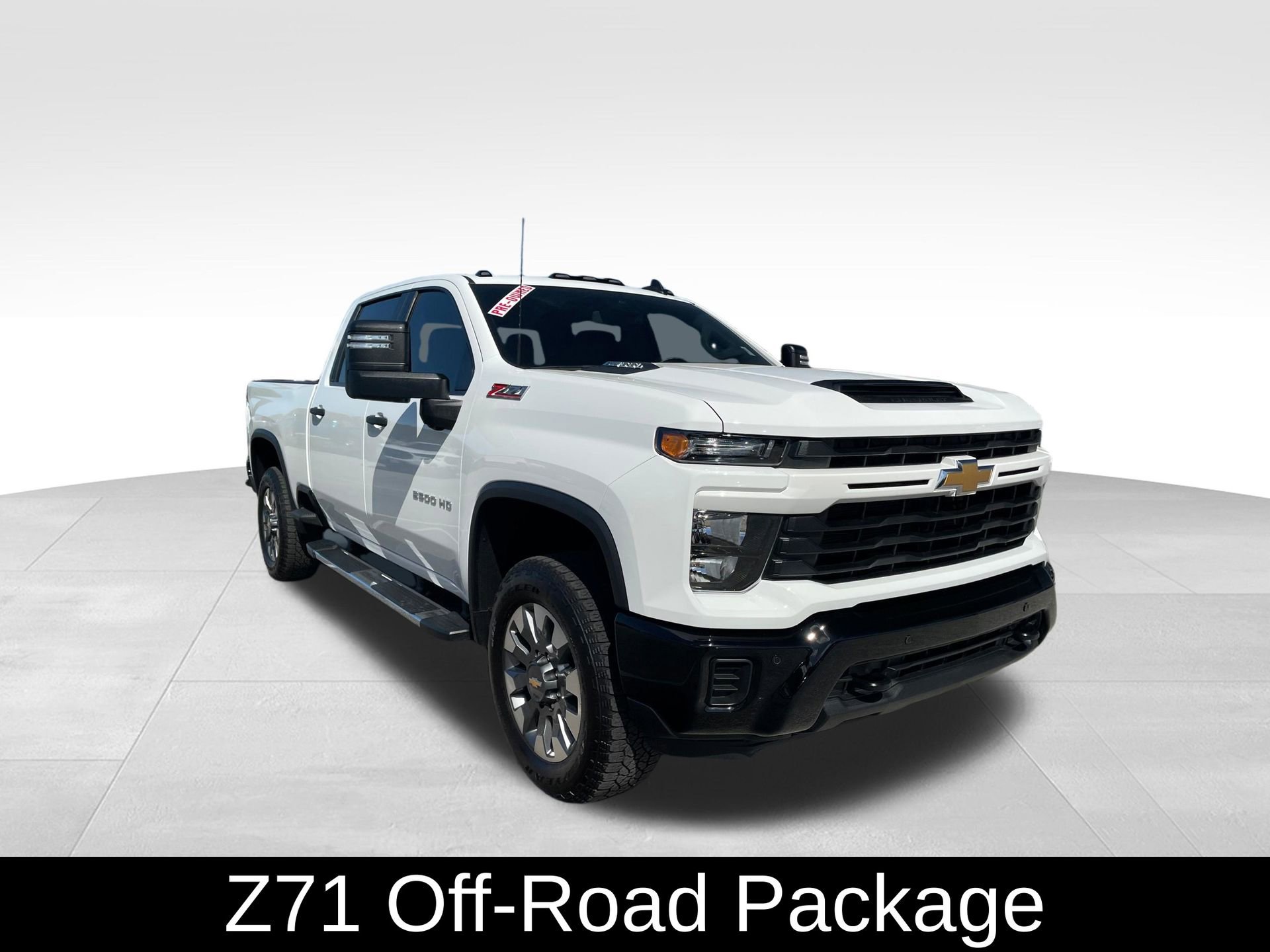 Used 2025 Chevrolet Silverado 2500 Custom w/ Custom Value Package image 3