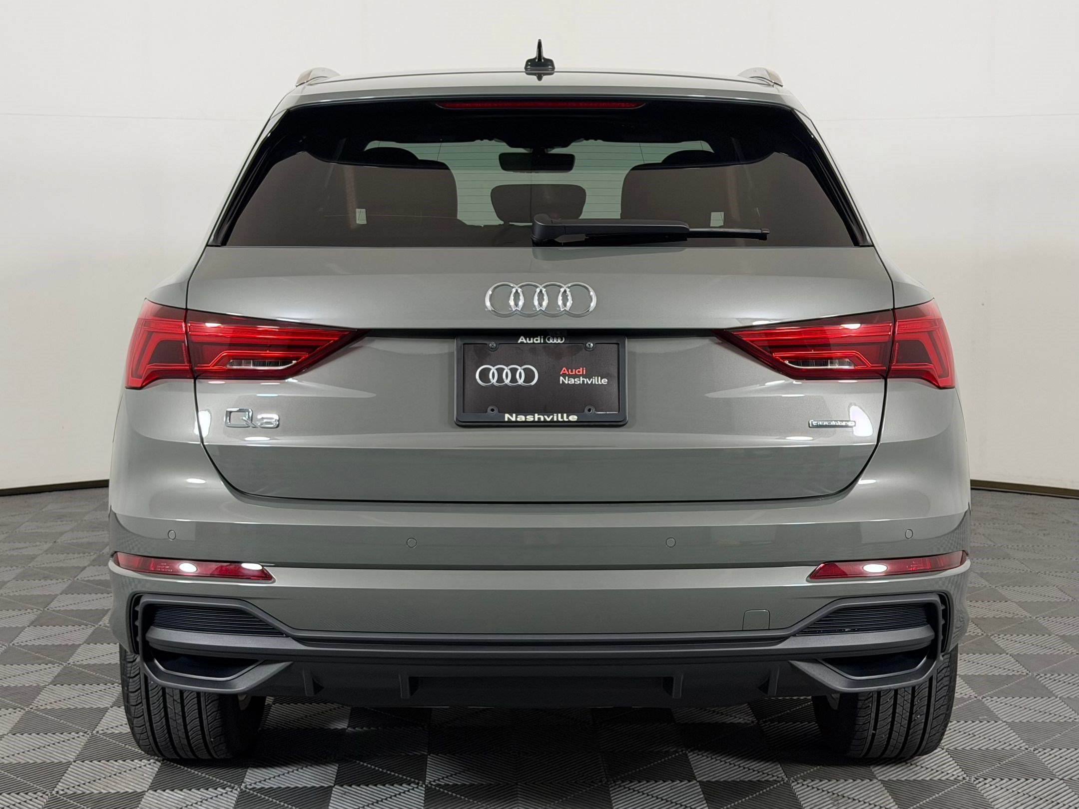 Certified 2025 Audi Q3 2.0T Premium w/ Convenience Package AWD/4WD image 10