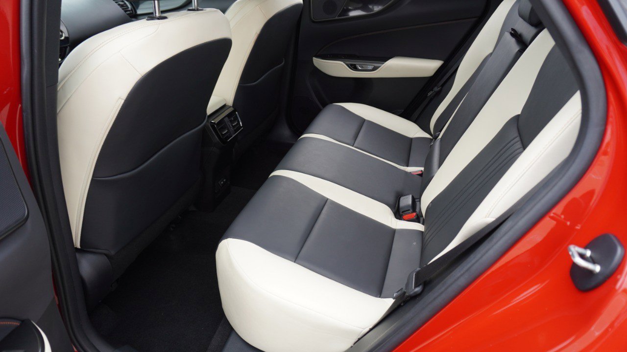 Certified 2023 Lexus NX 250 FWD w/ Towing Package (2000 Lbs) image 30