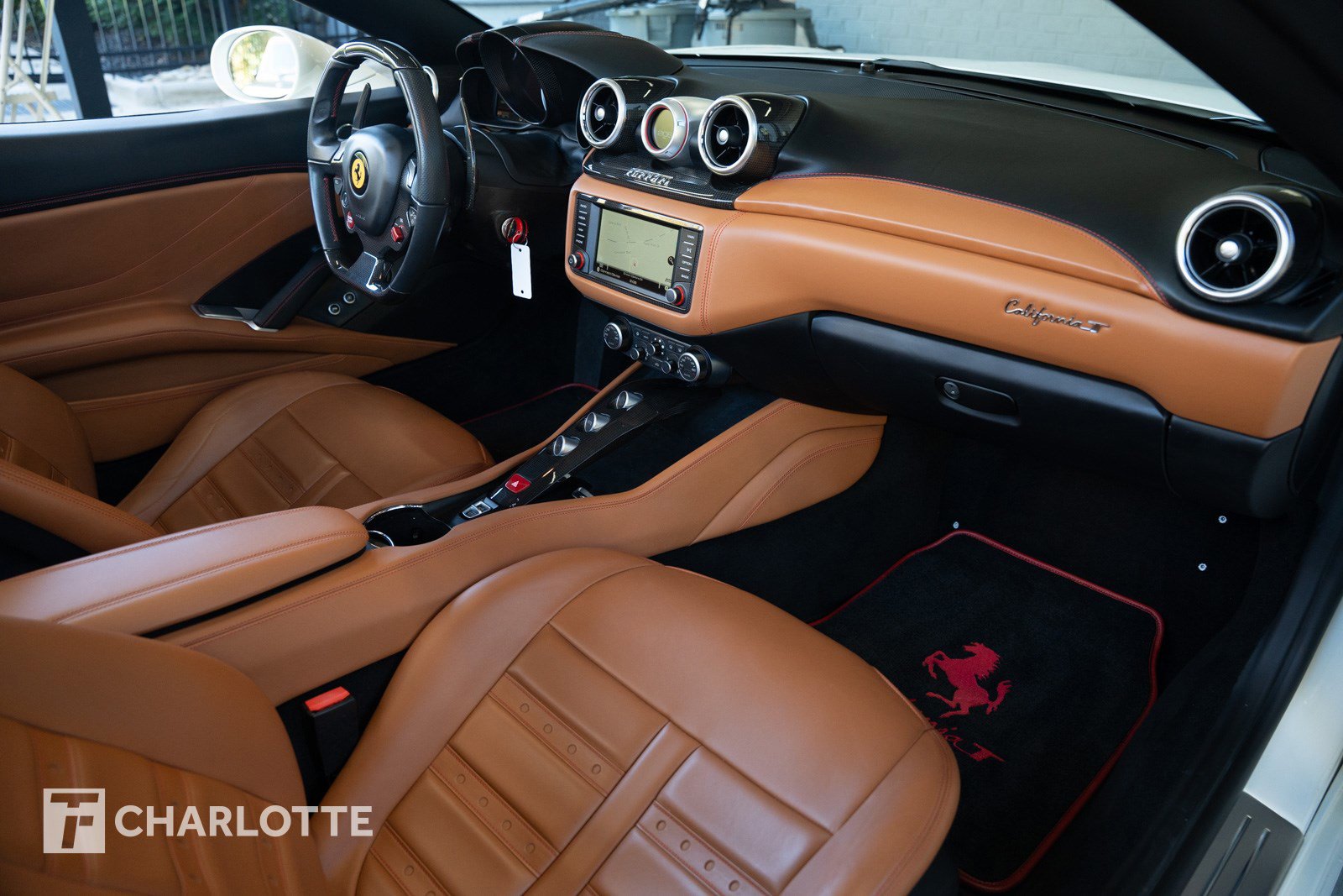 Used 2016 Ferrari California T image 32