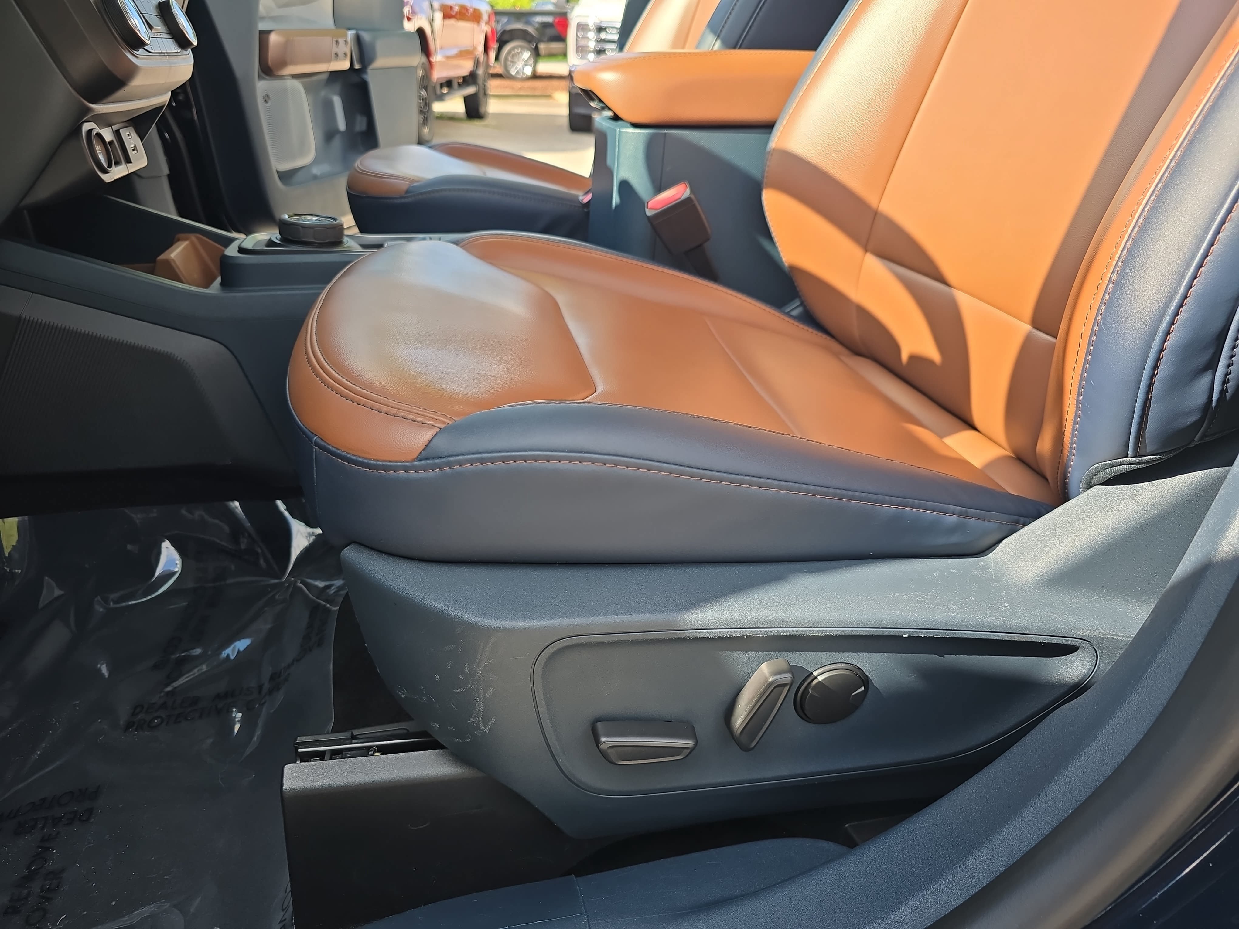 Used 2022 Ford Maverick Lariat w/ Lariat Luxury Package FWD image 30