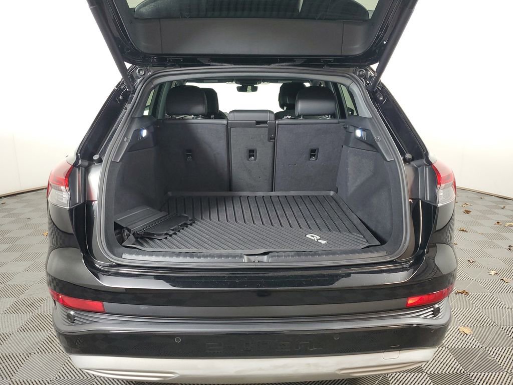 Used 2023 Audi Q4 e-tron Premium Plus w/ Premium Plus image 8