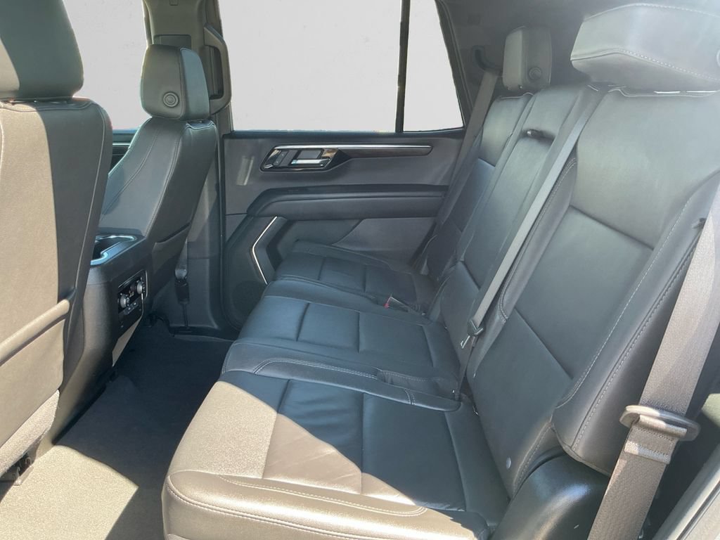 Used 2025 Chevrolet Tahoe LT AWD/4WD image 13
