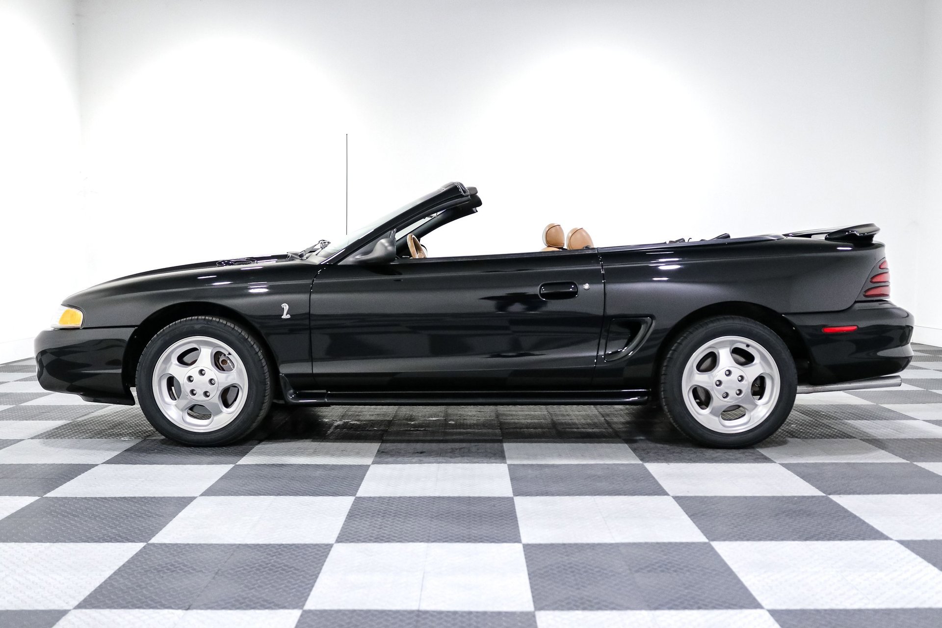 Used 1995 Ford Mustang GT RWD image 6