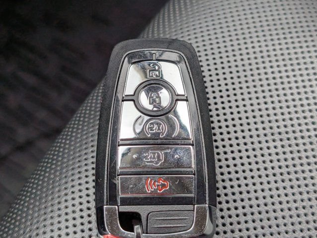 Used 2025 Lincoln Corsair Reserve FWD image 31