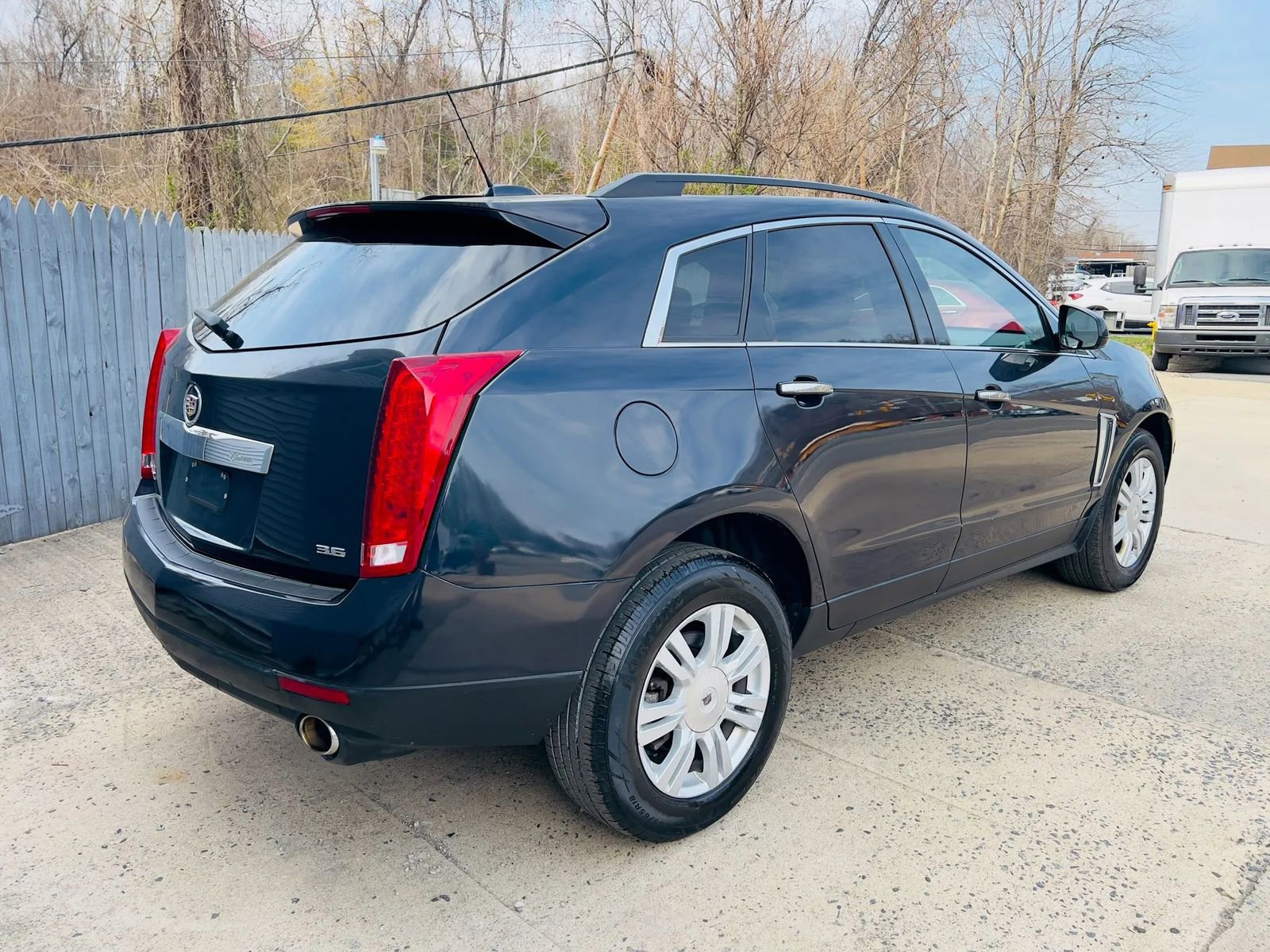 Used 2015 Cadillac SRX FWD image 4