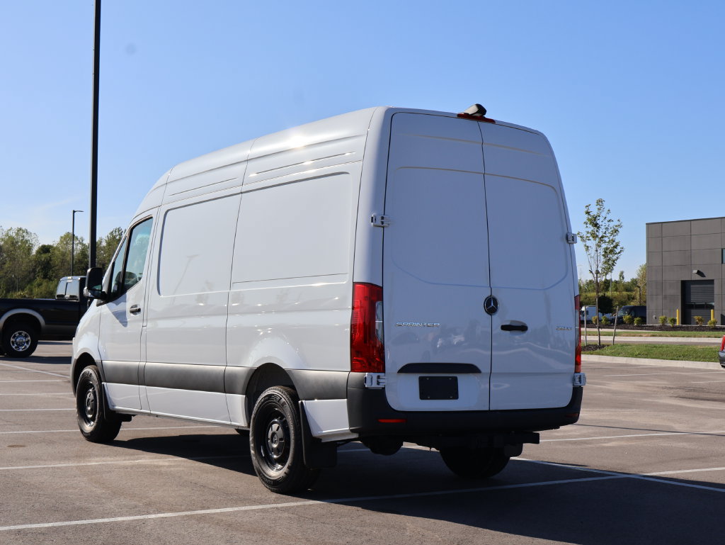Used 2025 Mercedes-Benz Sprinter 2500 image 5
