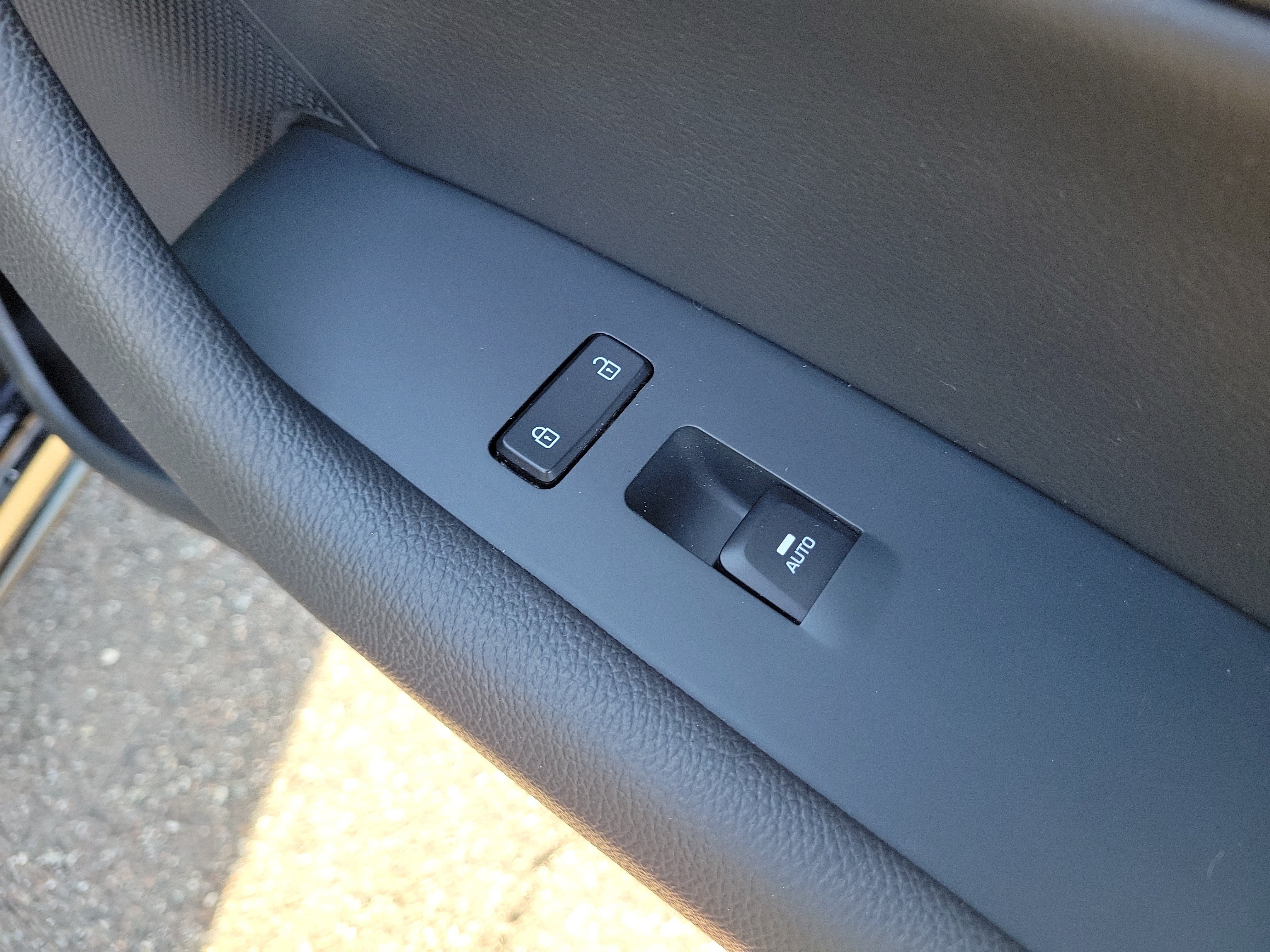 Used 2018 Hyundai Sonata Limited FWD image 11