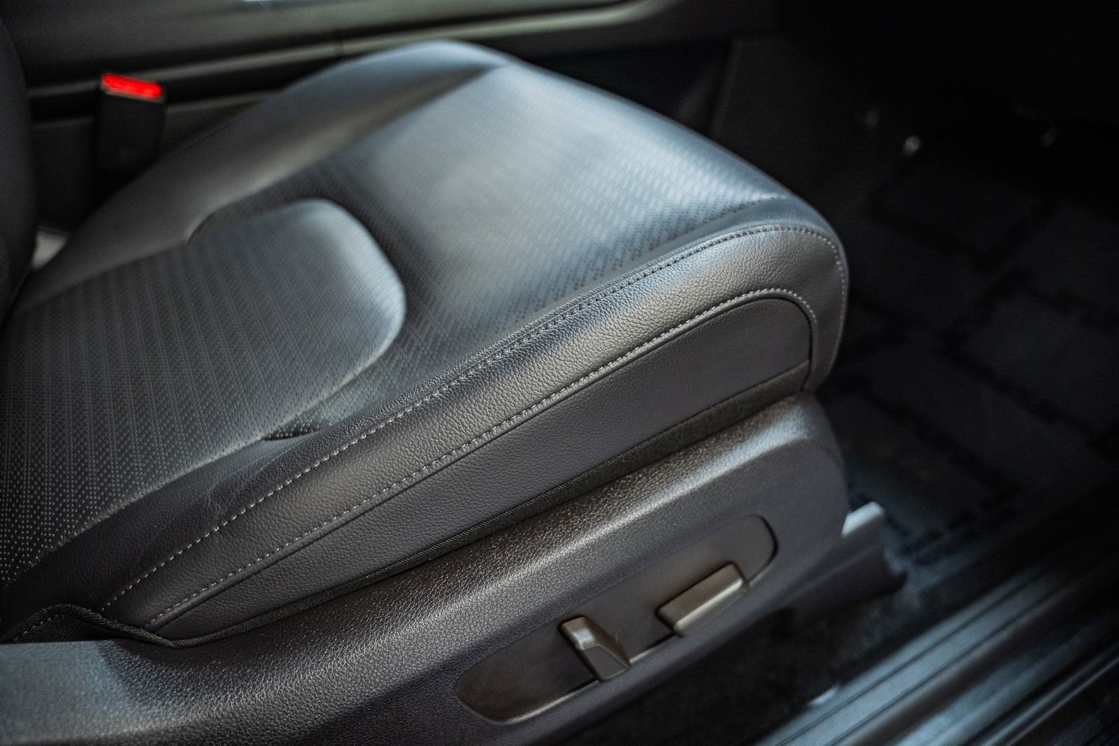 Used 2025 Kia Carnival SX Prestige image 39