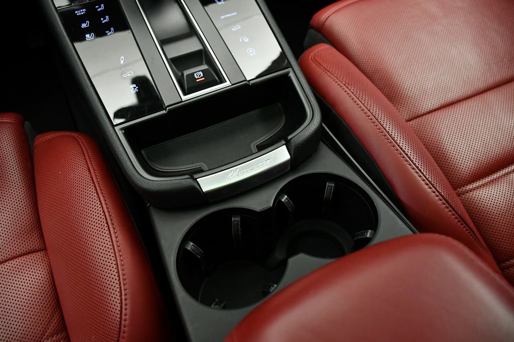 Used 2023 Porsche Macan S image 32