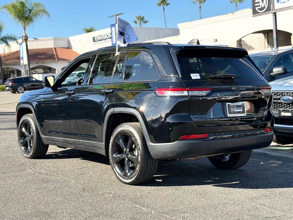 Used 2023 Jeep Grand Cherokee Altitude image 6