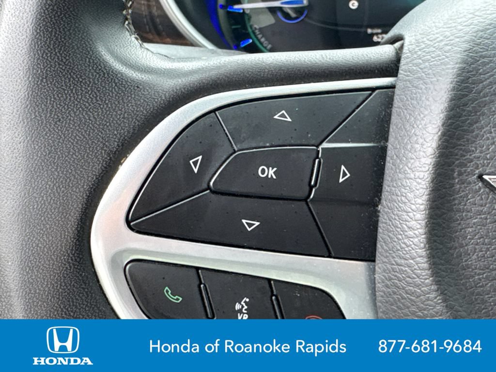 Used 2023 Chrysler Pacifica Limited FWD image 26