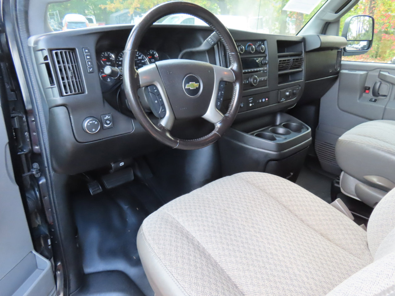 Used 2017 Chevrolet Express 2500 LS image 7