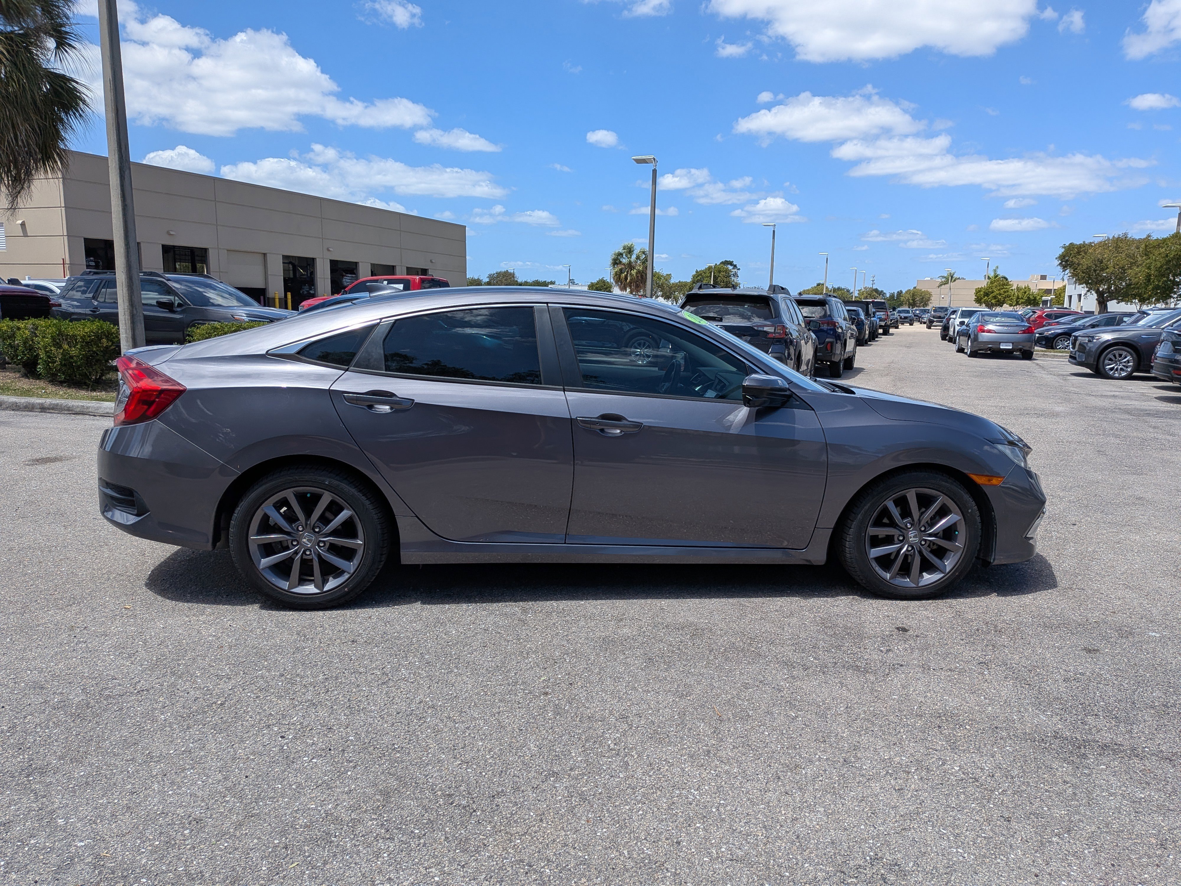 Used 2020 Honda Civic EX-L image 3