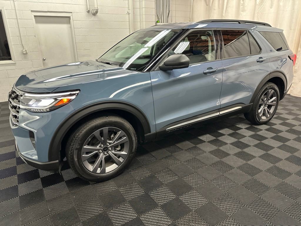 Used 2025 Ford Explorer Active w/ Active Comfort Package AWD/4WD image 5