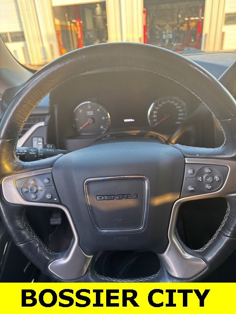 Used 2018 GMC Yukon Denali image 17