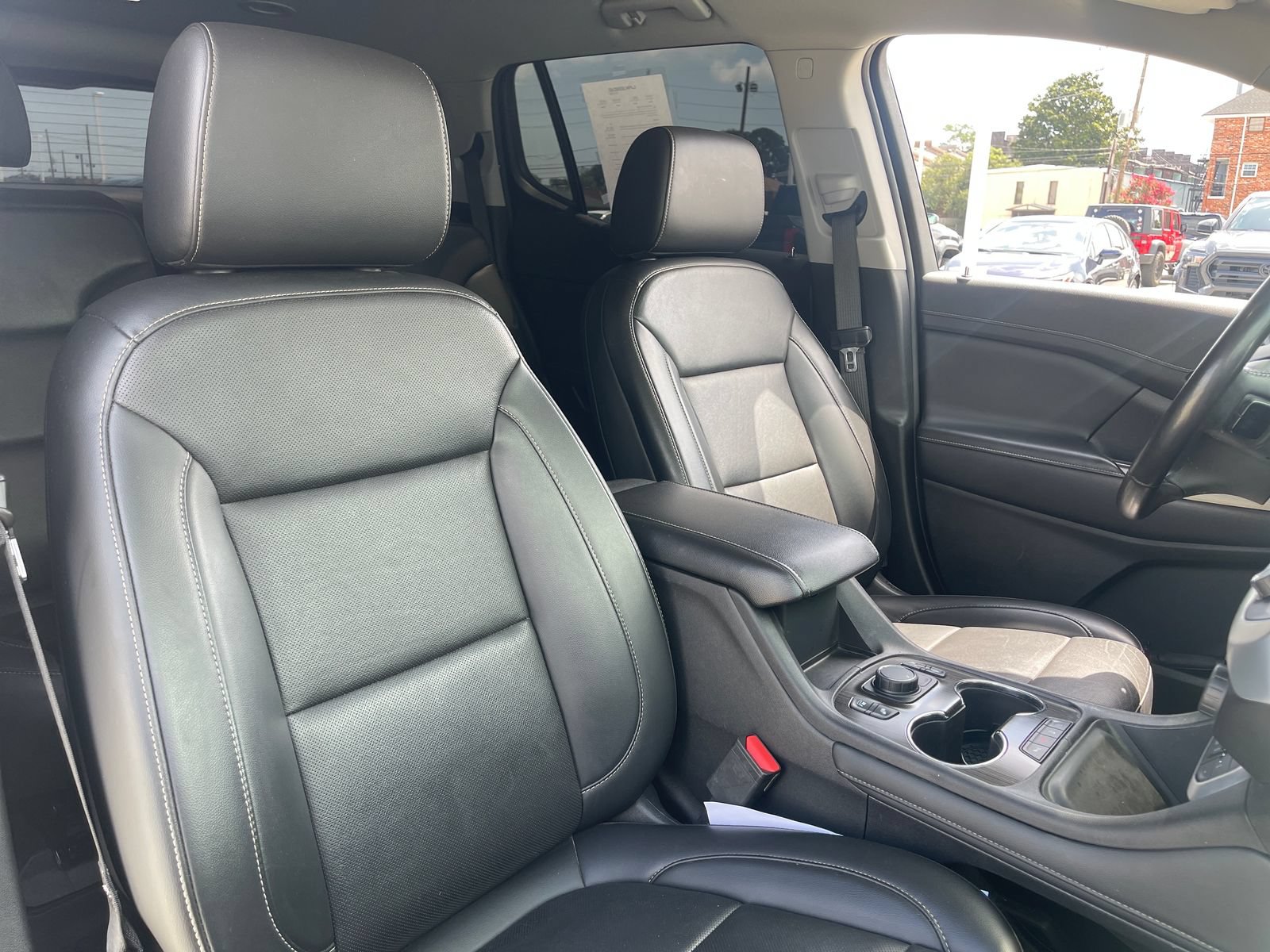 Used 2022 GMC Acadia SLT w/ Elevation Edition FWD image 15