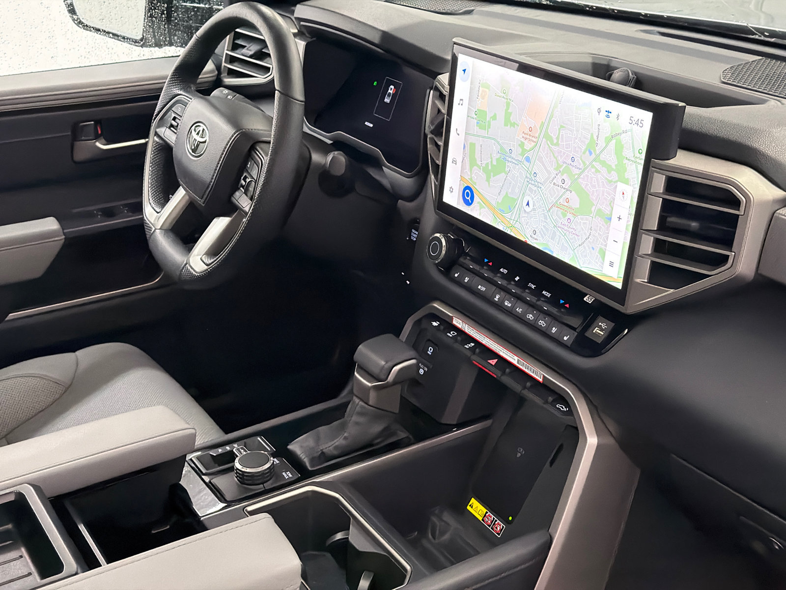 Used 2025 Toyota Tundra Limited AWD/4WD image 9