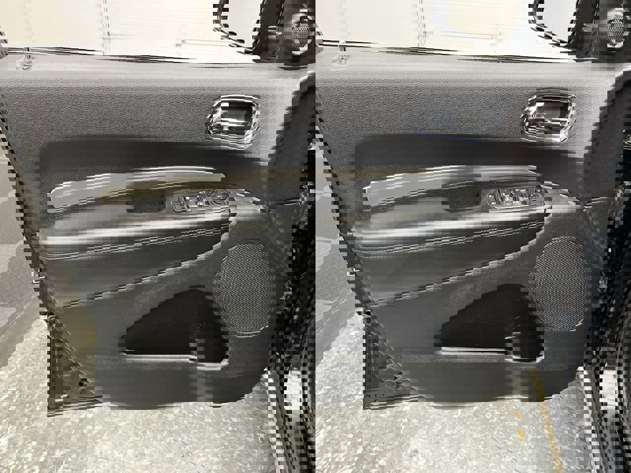 Used 2018 Dodge Durango SXT w/ Quick Order Package 2BB image 6