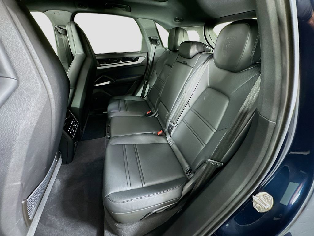 Used 2024 Porsche Cayenne image 24