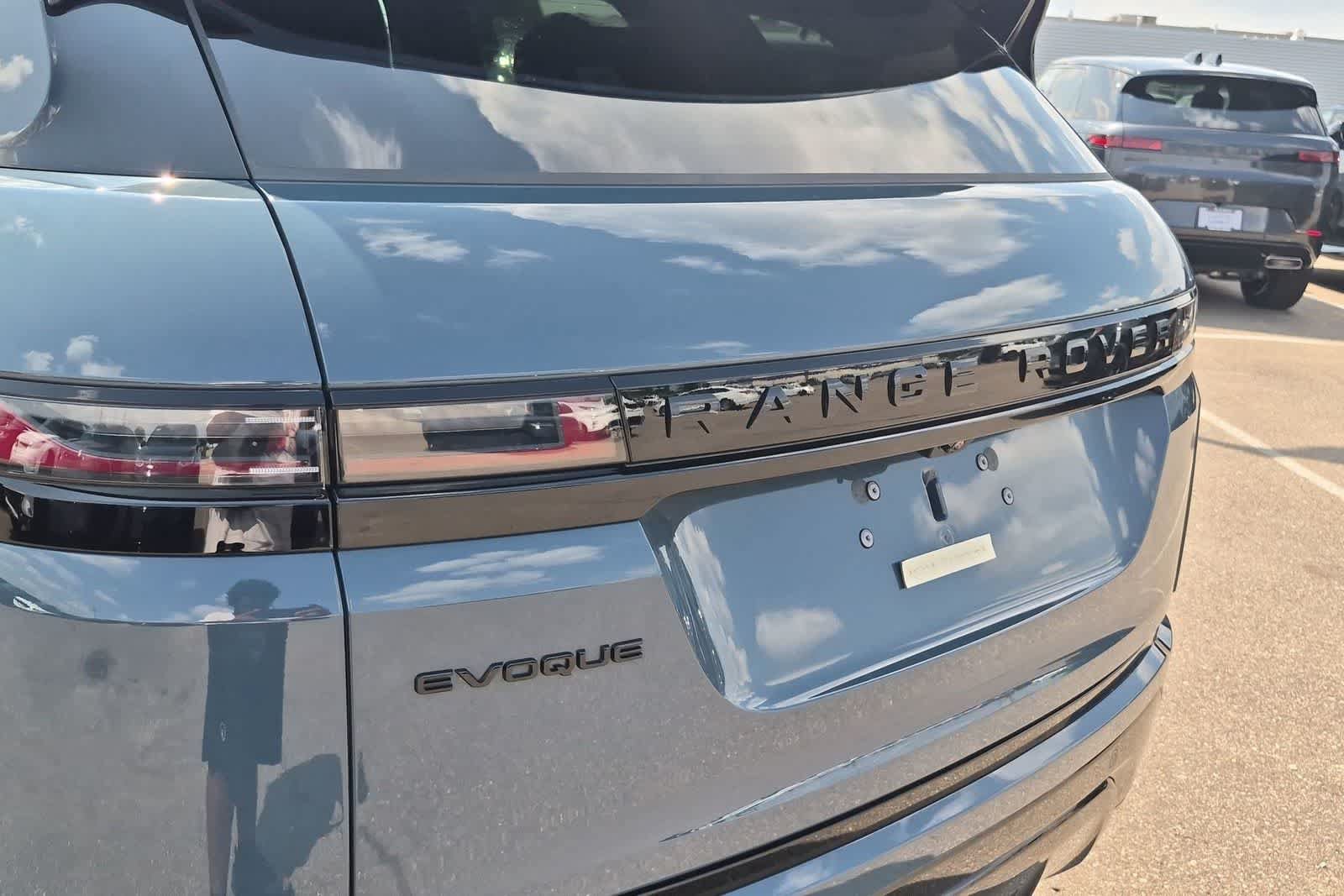 New 2026 Land Rover Range Rover Evoque Hoxton AWD/4WD image 11