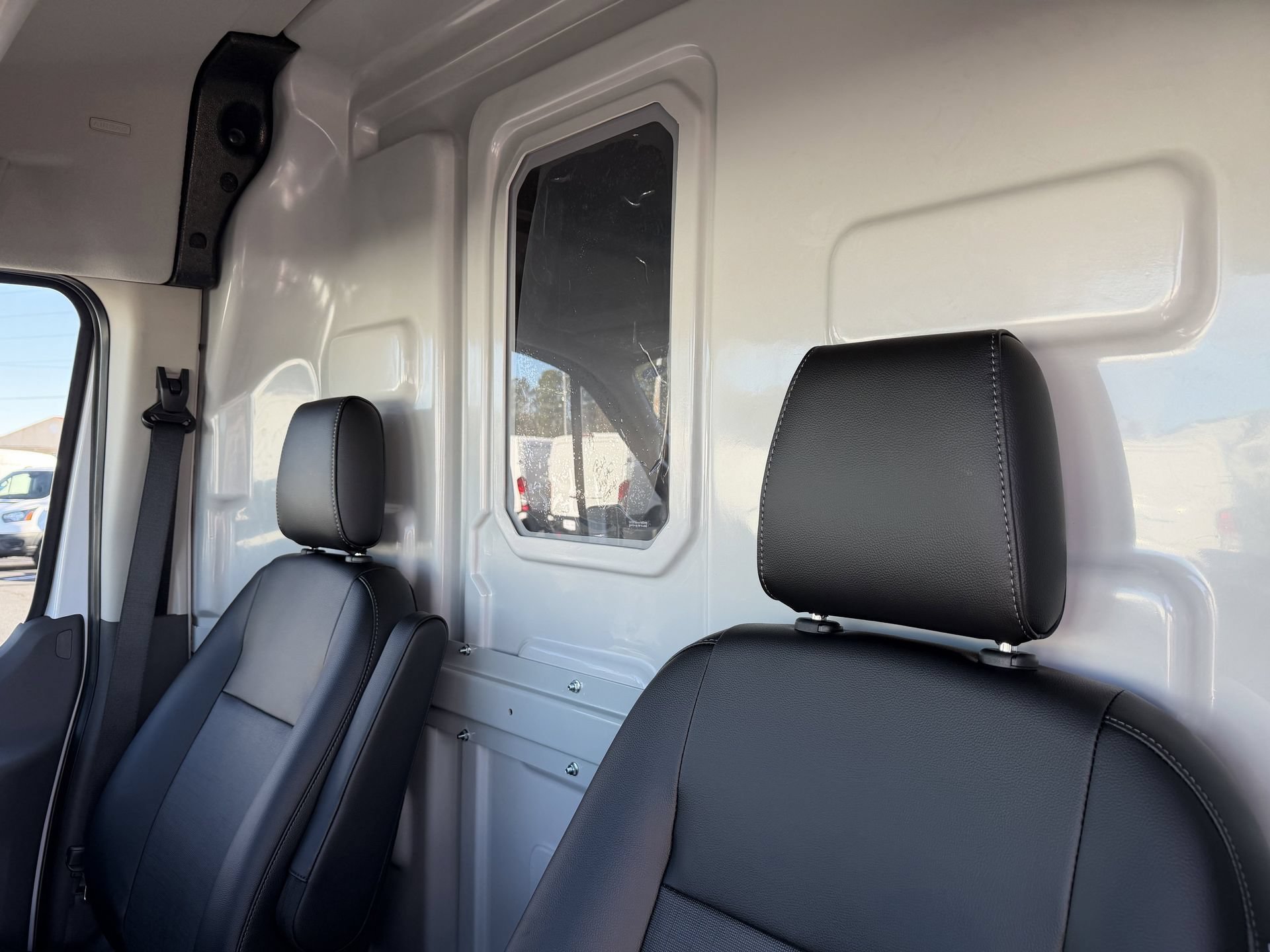 New 2026 Ford Transit 250 148 Medium Roof w/ HVAC Trade Package RWD image 20