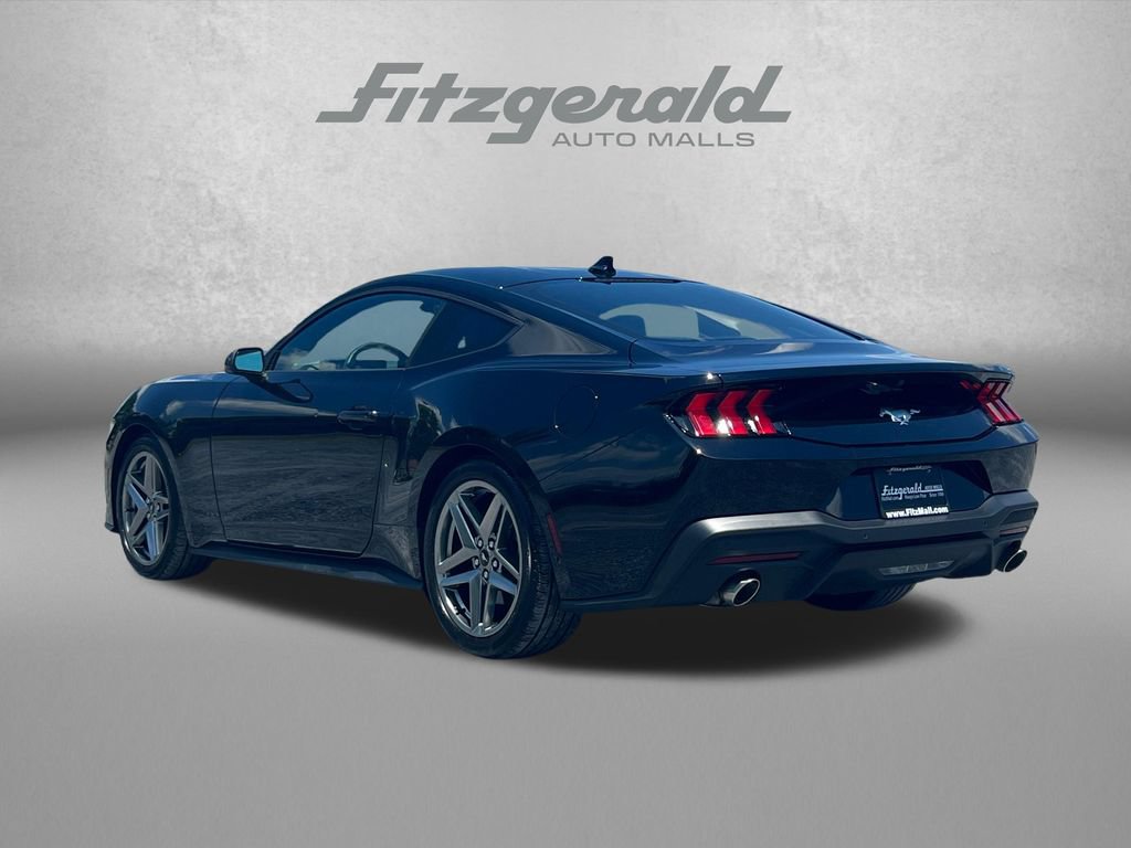 Used 2024 Ford Mustang Coupe RWD image 9