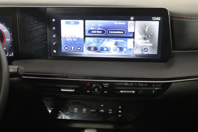 Used 2025 Nissan Kicks SR FWD image 25