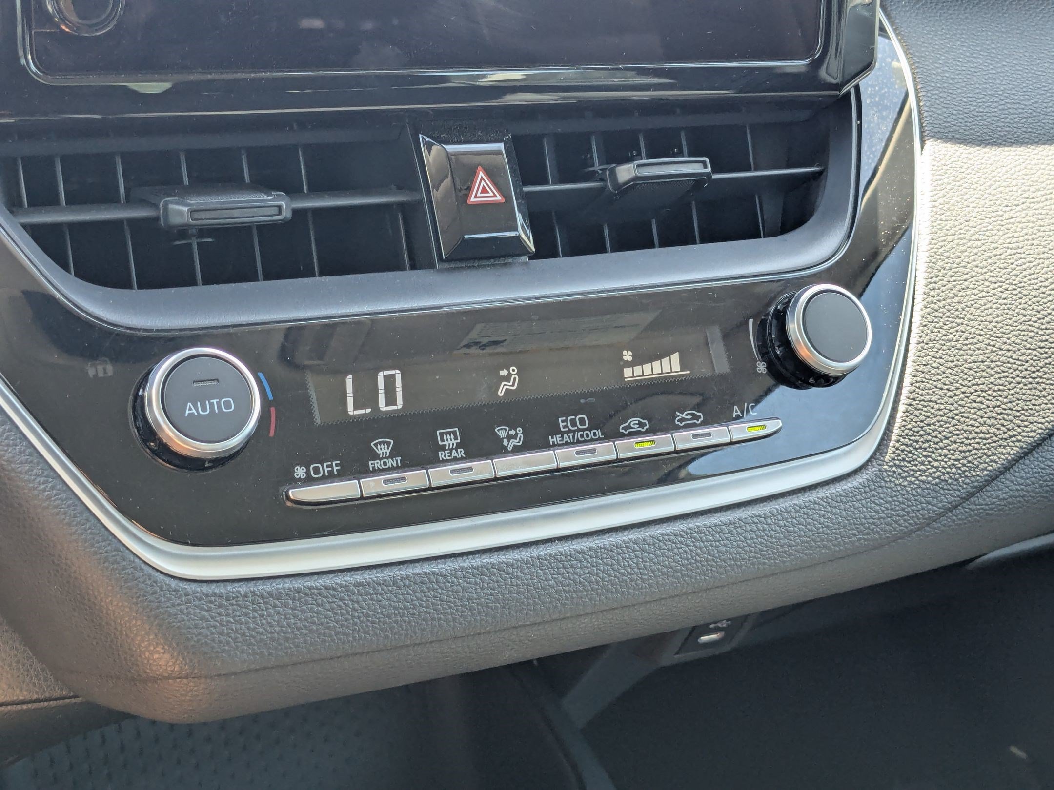 Used 2024 Toyota Corolla LE FWD image 24