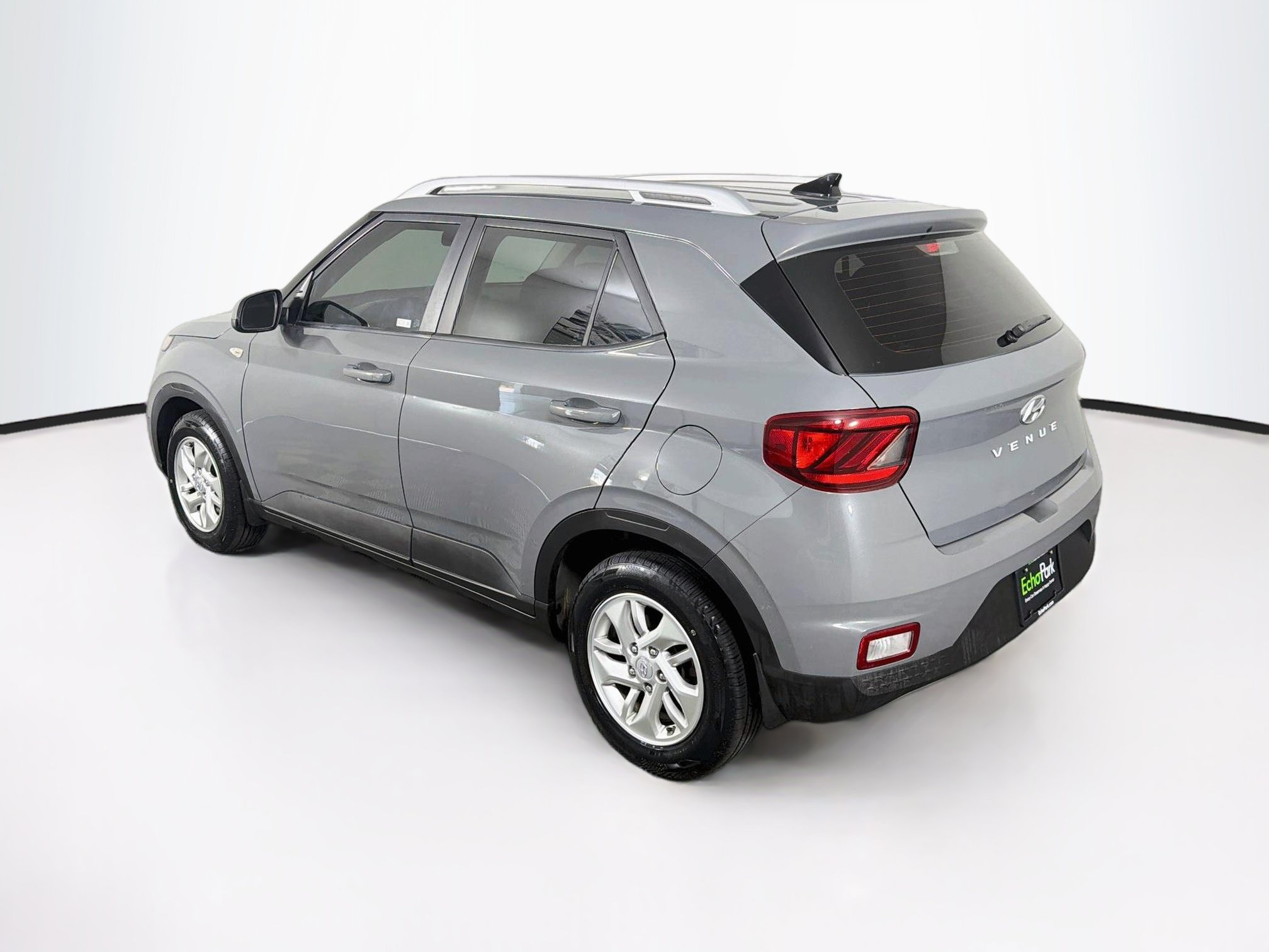 Used 2020 Hyundai Venue SEL FWD image 5