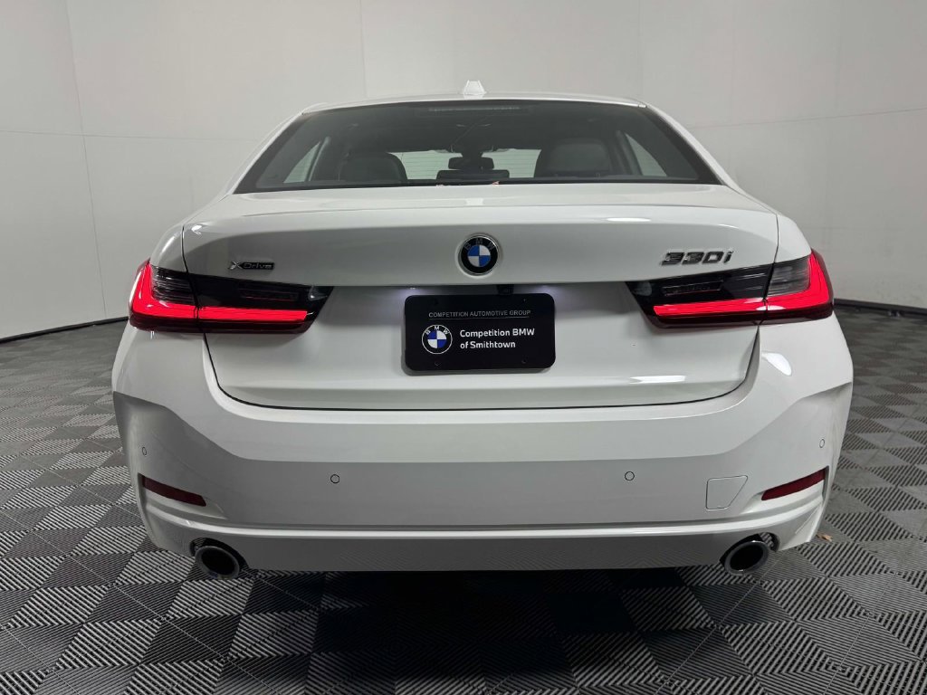 Used 2026 BMW 330i xDrive Sedan w/ Convenience Package AWD/4WD image 9