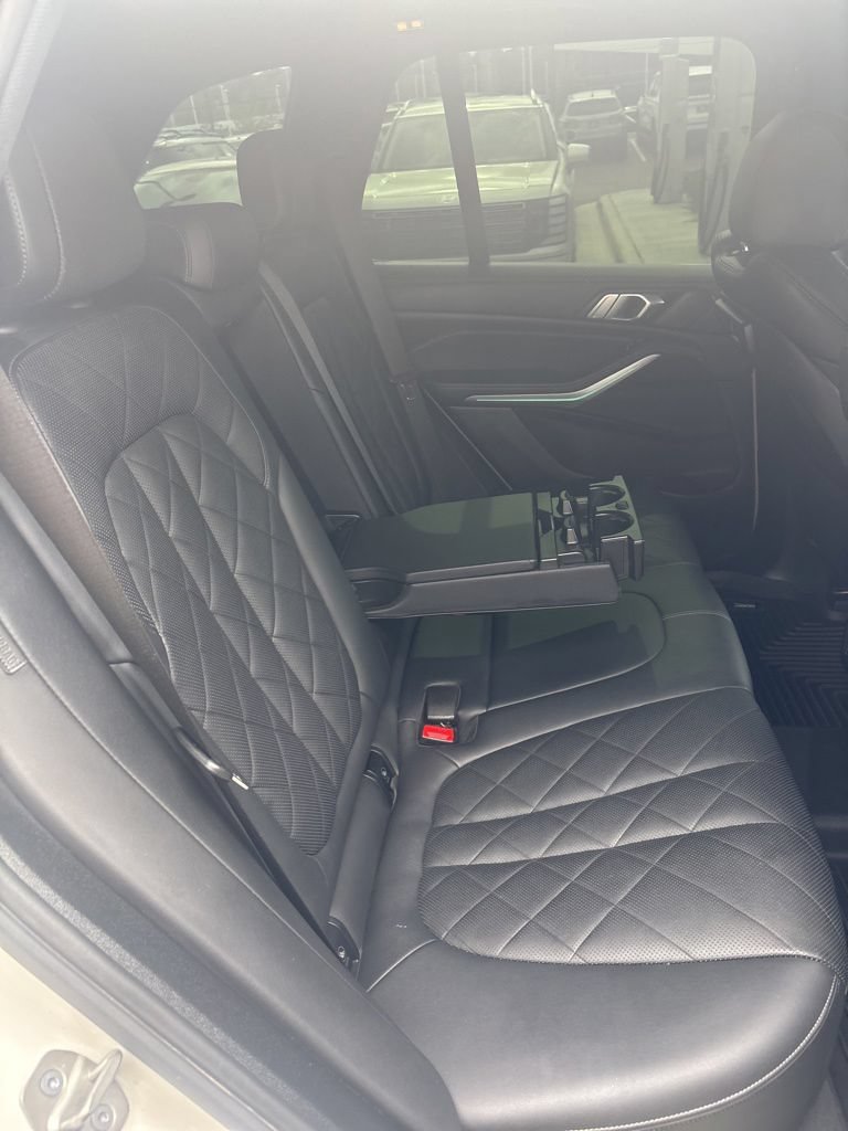 Used 2023 BMW X5 xDrive40i AWD/4WD image 10