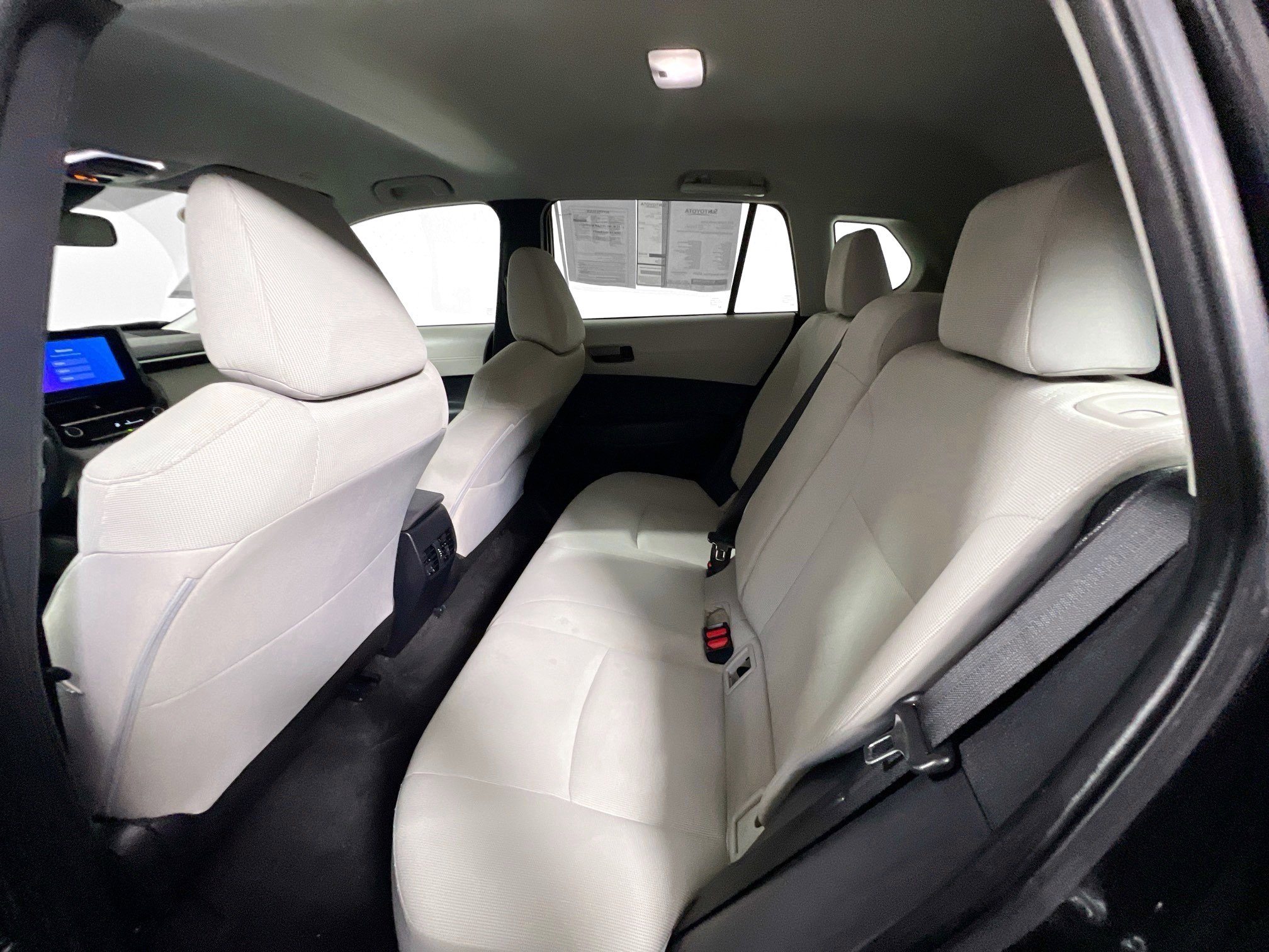 Used 2025 Toyota Corolla Cross L image 28