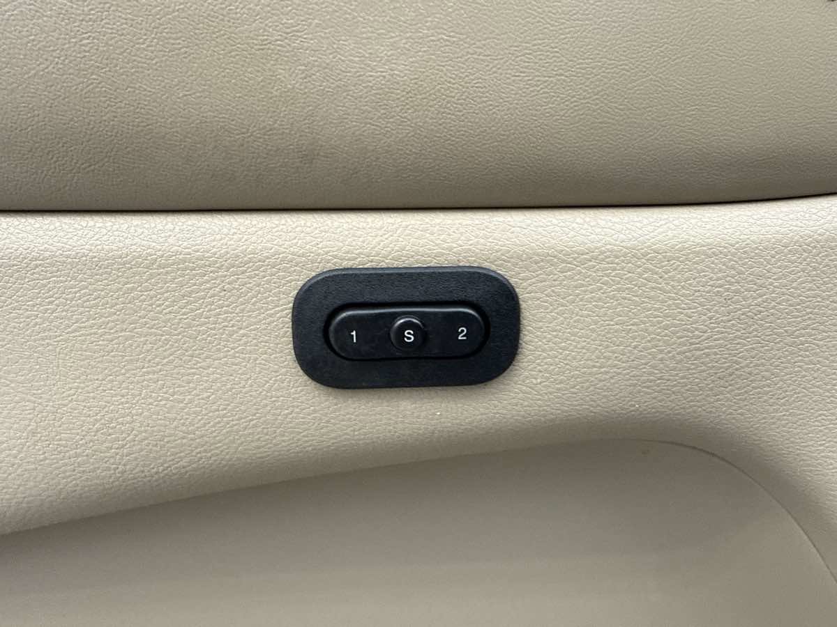 Used 2015 Jeep Grand Cherokee Limited RWD image 10
