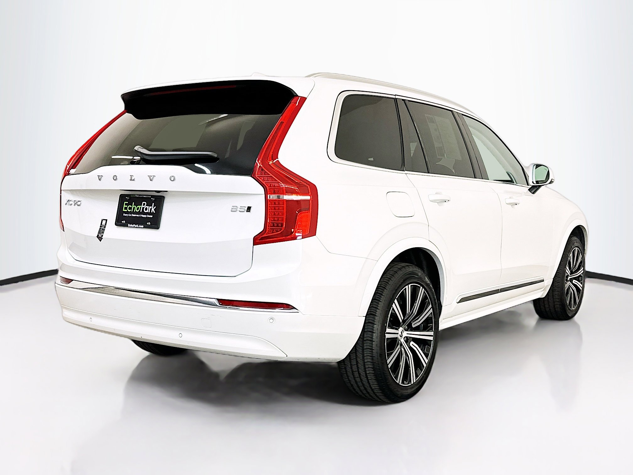 Used 2025 Volvo XC90 B5 Core image 9