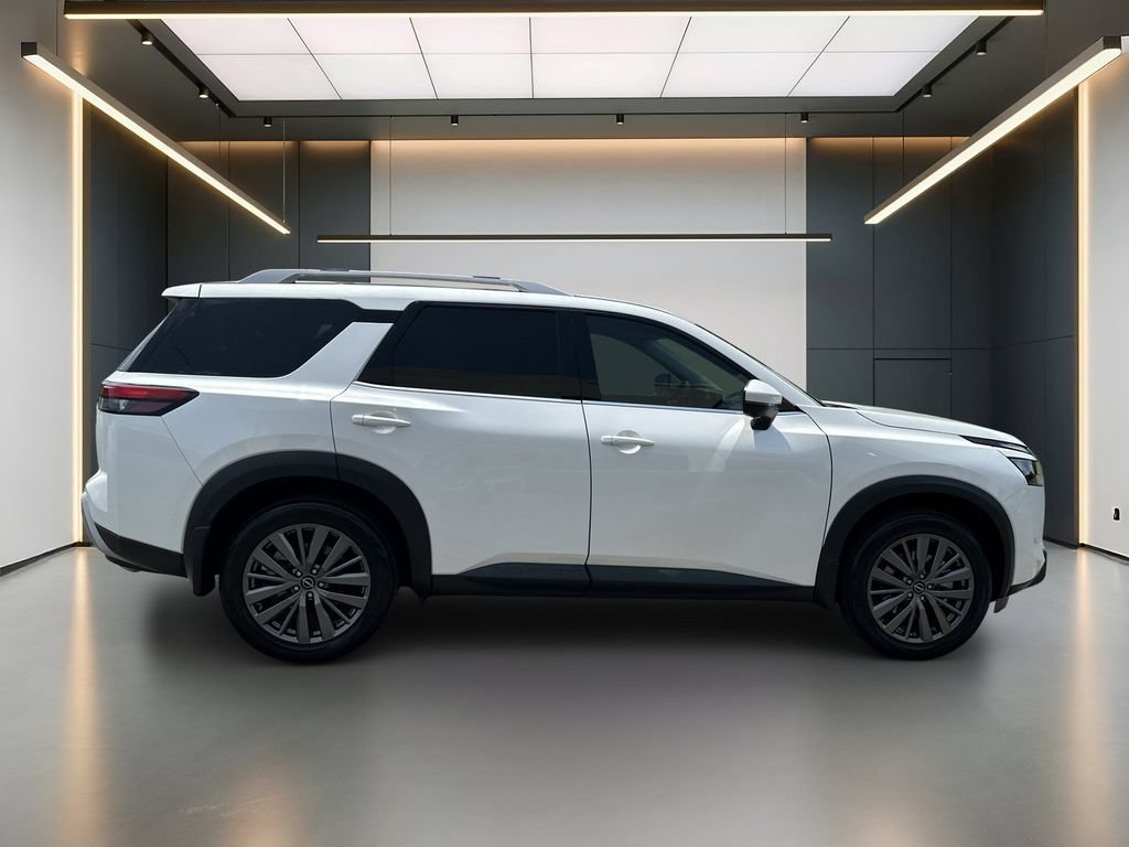 Used 2025 Nissan Pathfinder SL w/ SL Premium Package FWD image 7