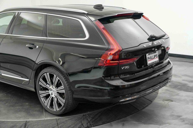 Used 2021 Volvo V90 T6 Inscription w/ Climate Package image 10