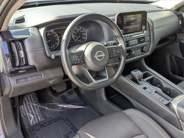 Used 2024 Nissan Pathfinder S image 10