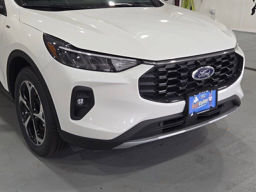 New 2025 Ford Escape ST-Line Elite w/ Tech Pack #2 image 2