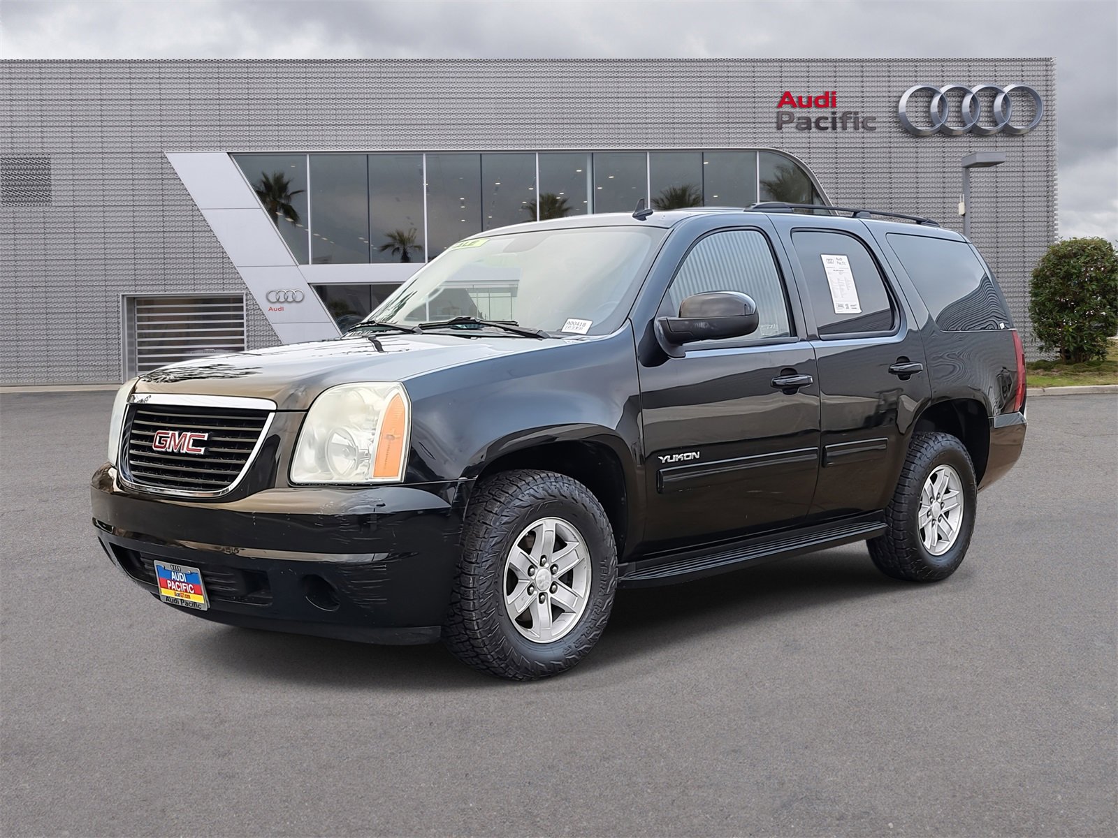 Used 2011 GMC Yukon SLE w/ Convenience Package