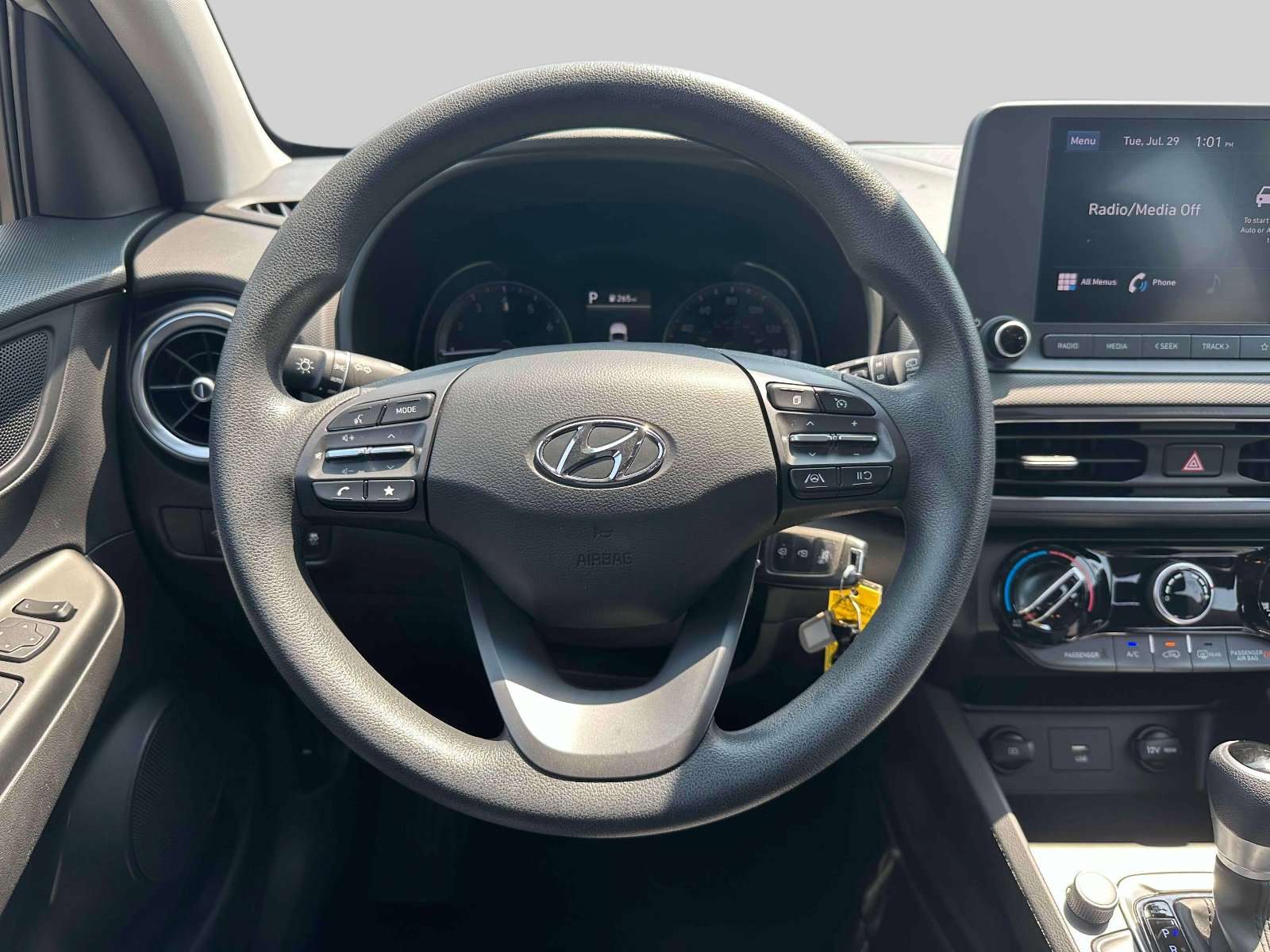 Used 2022 Hyundai Kona SE w/ Cargo Package image 13