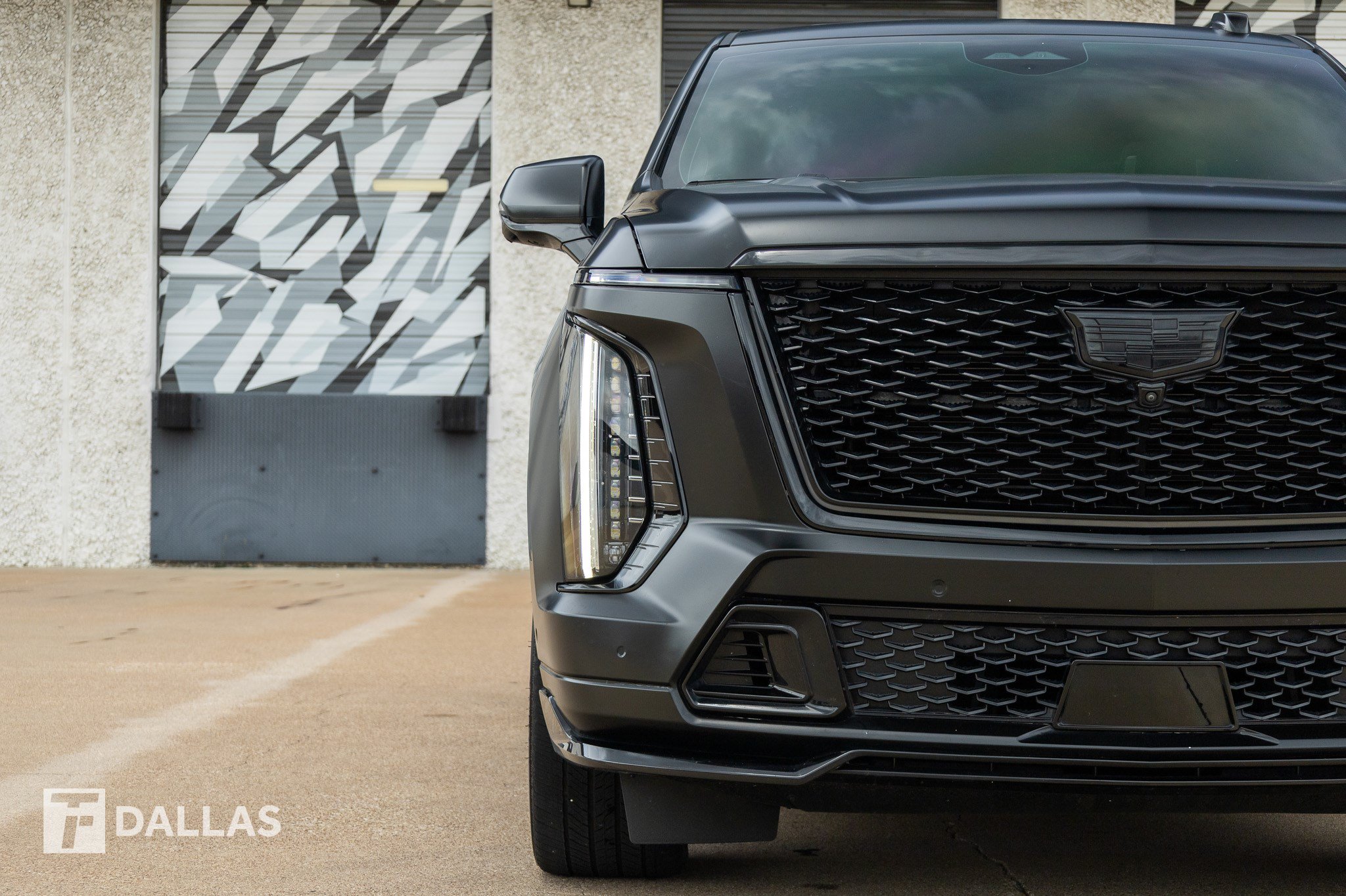 Used 2025 Cadillac Escalade V w/ LPO, ONYX Package AWD/4WD image 4