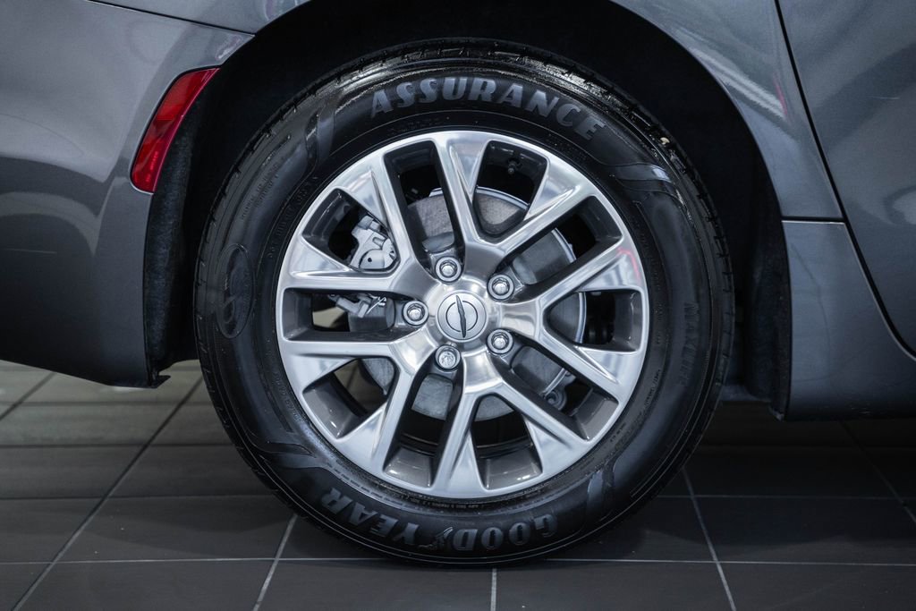 Used 2022 Chrysler Pacifica Pinnacle FWD image 23