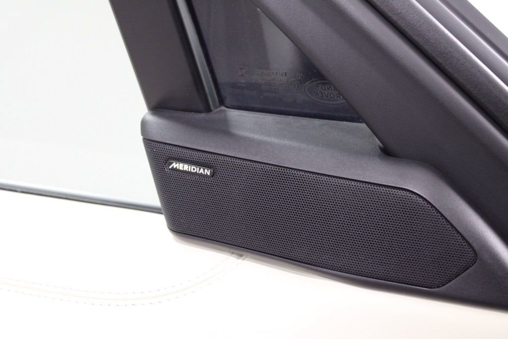 Certified 2023 Land Rover Range Rover SE image 16